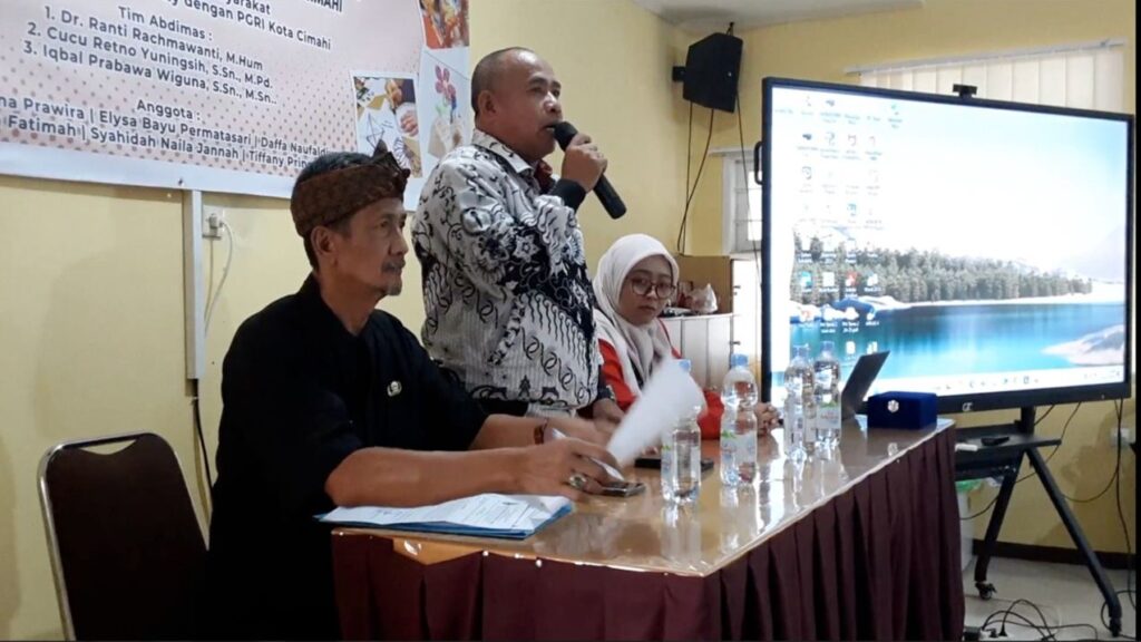 IMPLEMENTASI-TEKNOLOGI-3D-PEN-DALAM-PEMBUATAN-KARYA-SENI-RUPA-3-DIMENSI-BAGI-GURU-SENI-BUDAYA-SEKOLAH-MENENGAH-ATAS-DI-KOTA-CIMAHI-SENI-RUPA-TELKOM-UNIVERSITY-1